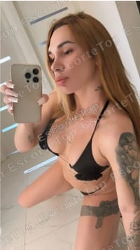 Adriana TS, escortă în București (3/5)