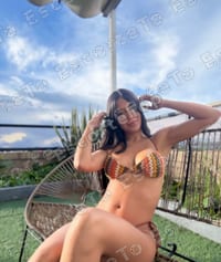 Justine, escortă în București, Unirii (3/4)